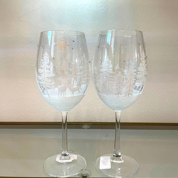Set of 2 Holiday Wine Glasses Hand Painted White Christmas Trees Snow New - Picture 1 of 10
